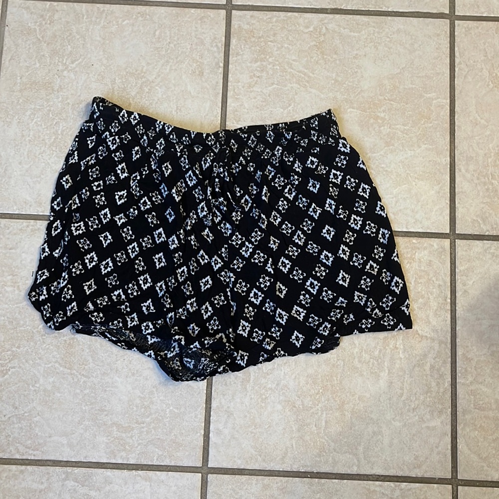 Cute casual shorts, rayon fabrick, cut decorative bow tie,
